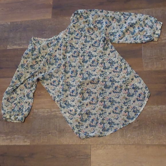 Sheer blouse - Picture 7 of 7